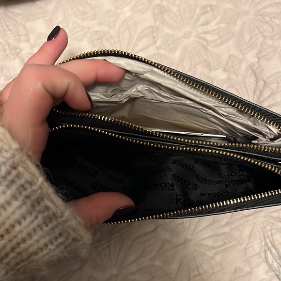 NWT michael kors wristlet - Picture 3 of 4